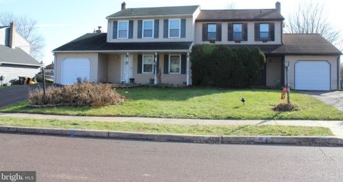 430 Windsor Dr, Harleysville, PA 19438-2368