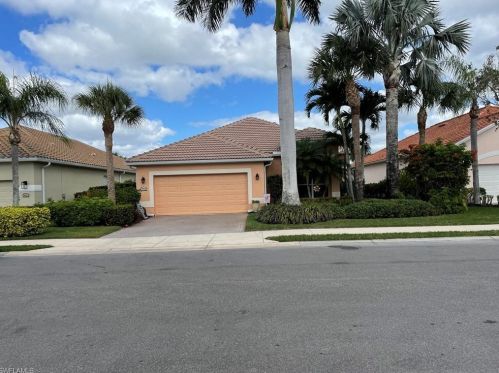 3915 Jasmine Lake Cir, Naples, FL 34119-7956
