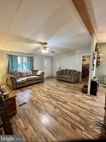 21 Ashton Dr, Smithville, PA 17560-9720