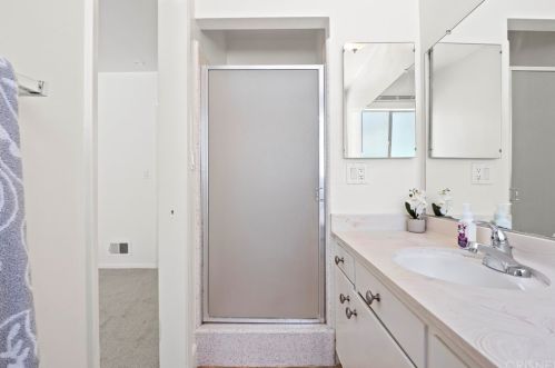 3653 El Caminito, Glendale CA 91214-1716 exterior