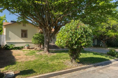 16 Midway Dr, Oroville CA  95966-3656 exterior