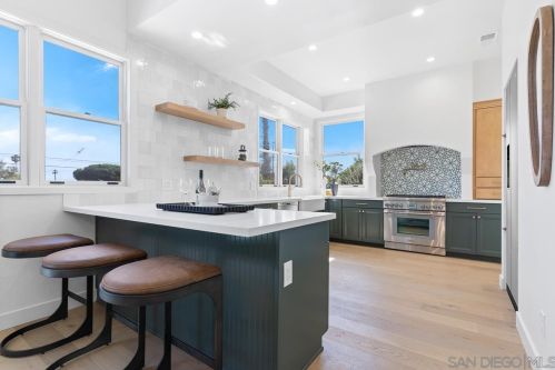 1533 Beryl St, San Diego CA  92109-2106 exterior