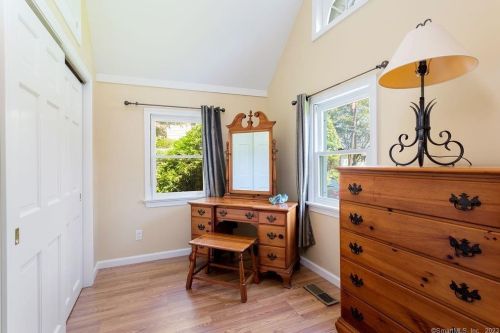 1 Bch Dr, Danbury CT  06812-3425 exterior