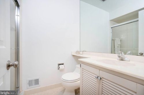 900 Bancroft Pkwy, Wilmington DE  19805-2642 exterior