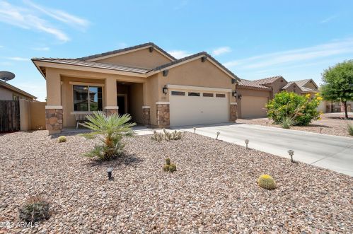 657 Blossom Rd, San Tan Valley, AZ 85143-5083