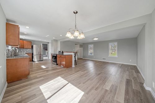 102 Redwood Cir, Latrobe PA  15650-2516 exterior