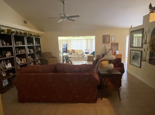 758 Santa Maria Dr, Winter Haven, FL 33884-3805