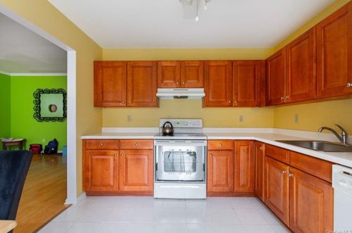 6 Rambling Brook Ln, Poughkeepsie NY  12601-5964 exterior