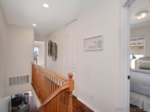 4729 Pescadero Ave, San Diego CA 92107-3541 exterior