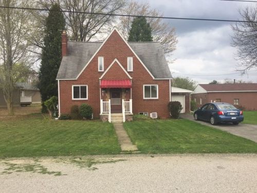 31 Andrews Ave, Jeannette, PA 15644-3115