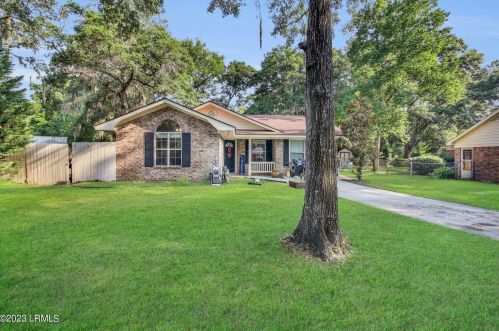 30 Braeburn Ln, Beaufort, SC 29907-2217