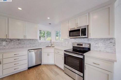 2122 Myrtle Beach Ln, Danville, CA 94526-6214