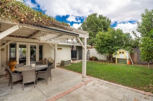 27546 Jasper Way, Santa Clarita CA  91384-3162 exterior
