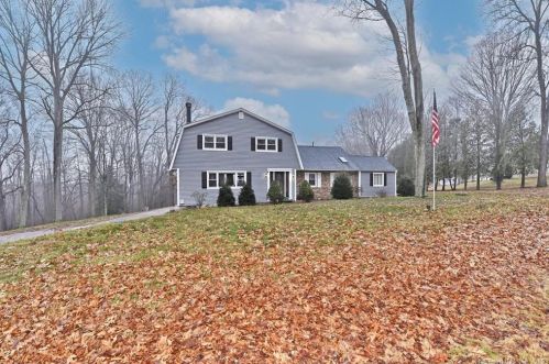 92 Notch Rd, Manchester, CT 06043-7422