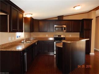 3 Ashley Acres Dr, Biltmore Lake, NC 28715-8428