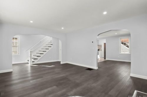 161 Bridge St, Stamford, CT 06905-4403