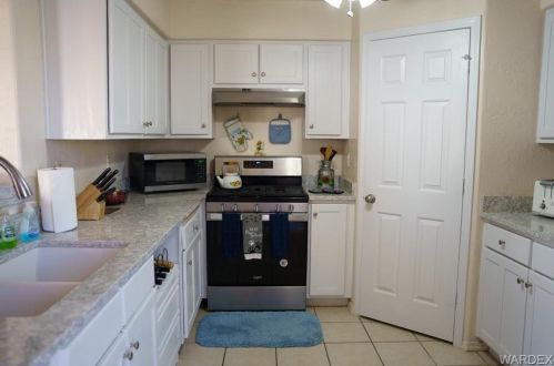 1206 Pawnee Dr, Bullhead City, AZ 86442-7495
