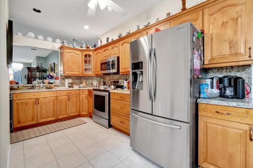 10549 Royal Caribbean Cir, Boynton Beach FL  33437-4285 exterior