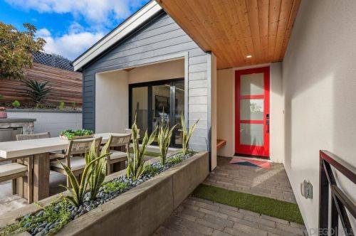 1327 Eolus Ave, Encinitas CA  92024-1730 exterior