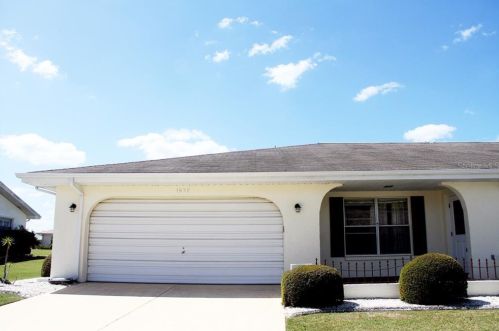 1638 Bentwood Dr, Ruskin, FL 33573-5057