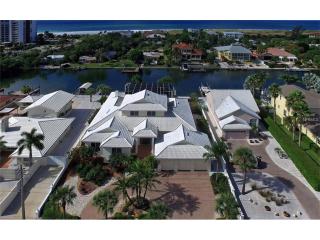 526 Washington Dr, Sarasota, FL 34236-1319