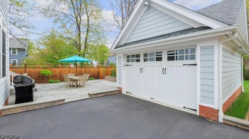 211 Seneca Pl, Westfield NJ  07090-4335 exterior