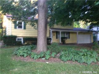 16 Barlow Dr, Rochester, NY 14626-2009