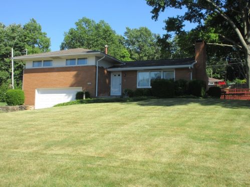 452 Hillcrest Dr, Latrobe, PA 15650-3835