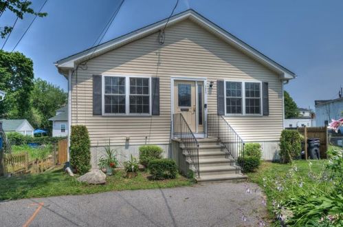 125 Ferncrest Ave, Providence, RI 02905-2620