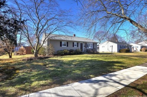 12 Cedar Spring Rd, Milford, CT 06460-7029