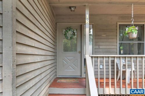 18 Laguna Rd, Bybee, VA 22963-2422