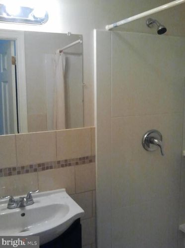 2111 Marvine St, Philadelphia PA  19122-1212 exterior