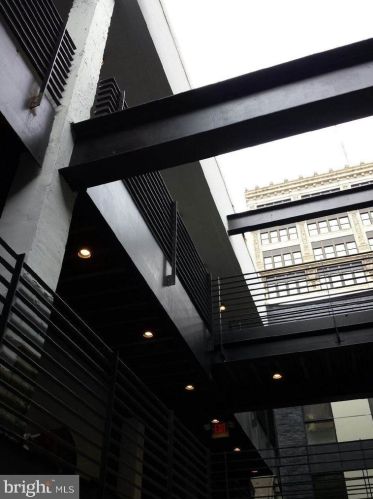 1210 Chestnut St, Philadelphia PA  19107-4856 exterior