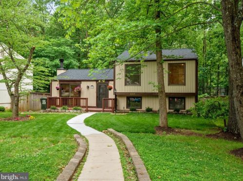 2268 Cocquina Dr, Herndon VA  20191-1140 exterior