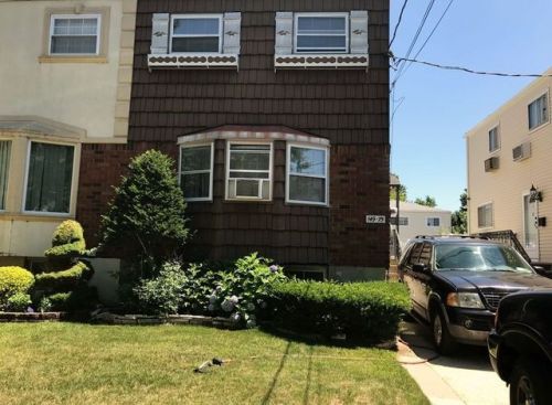 14975 Weller Ln, Jamaica, NY 11422-2736