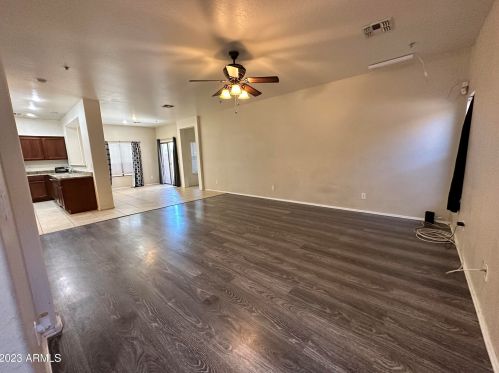 902 Dee St, Avondale AZ  85323-2777 exterior