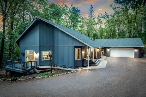 11050 Scrub Oak Ln, Grass Valley, CA 95945-8451