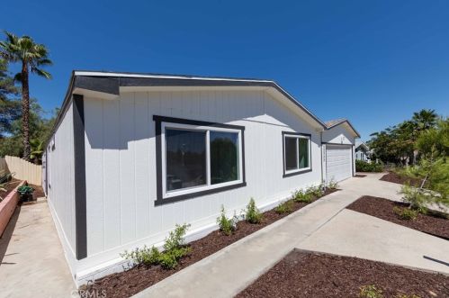 33347 Harvest Way, Wildomar CA 92595-9118 exterior