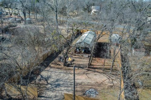 137 Pat Ln, Pottsboro, TX 75076-3996