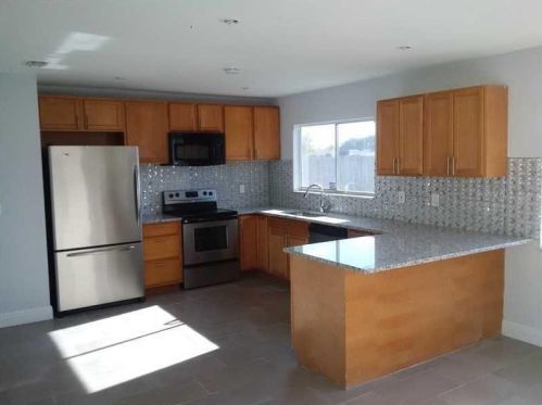 2044 Triumph Rd, Fort Pierce, FL 34952-8801