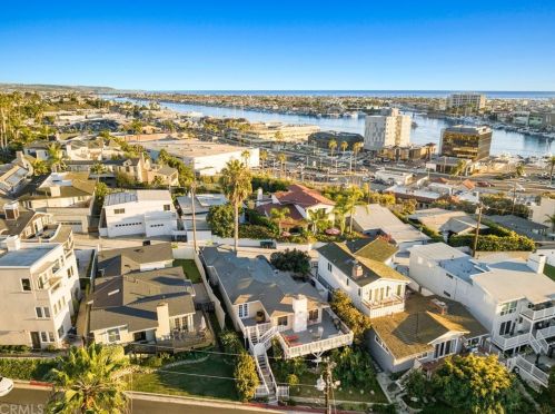 226 La Jolla Dr, Newport Beach, CA 92663-4133
