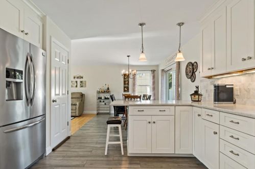 41 Orlando Dr, South Kingstown RI  02882-4416 exterior