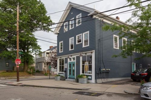 186 Carpenter St, Providence, RI 02903-3047