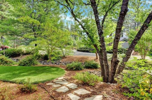 236 Scotia Pne Cir, Grass Valley CA 95945-5420 exterior