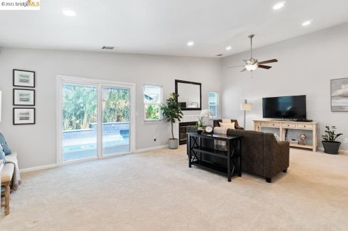 3889 Oak Grove Ct, Oakley CA  94561-4218 exterior