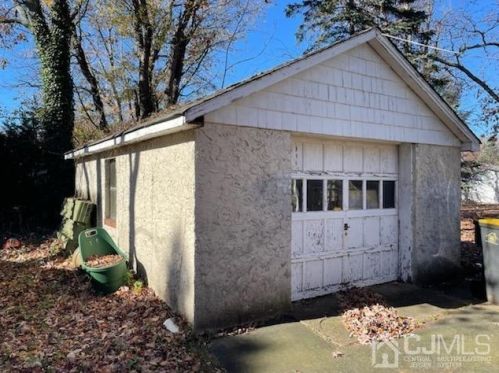 125 Park Ave, Old Bridge, NJ 08857-1225