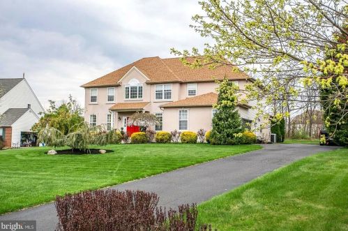 7 Wynnewood Dr, Collegeville, PA 19426-1772