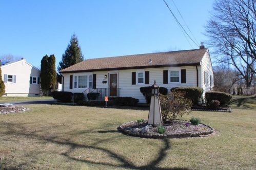 226 Meadows End Rd, Milford, CT 06460-5667