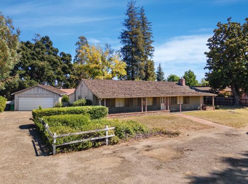 380 Sunset Dr, Lodi, CA 95240-3806