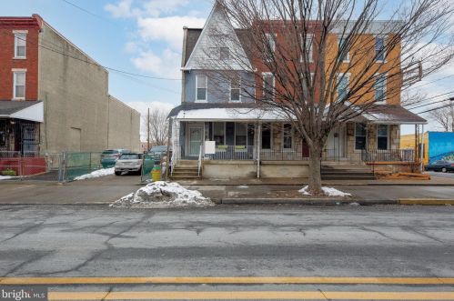 651 State St, Camden, NJ 08102-1825